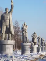 Стела в честь воинских частей, сформированных в Красноярске, Гвардейский парк