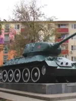 Мемориальный танк Т-34 модификации Т-34-85, бульвар Победы