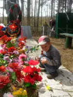 Мемориальный комплекс в с.Лыкошино Бологовского р-на Тверской области, Россия, Тверская область, Бологовский район, поселок Лыкошино
