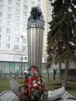 Памятник Н. Гастелло, улица Гастелло