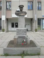 Памятник Герою Советского Союза Н.М.Мещерягину, Октябрьская улица