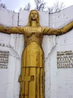 Мемориал «Родина-мать». Памятник Глуховчанам, павшим смертью храбрых в боях за Родину в годы Великой Отечественной войны 1941−1045 гг., улица Советской Конституции