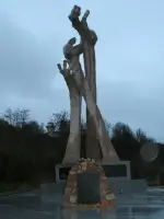 Памятник жертвам холокоста, Советская улица