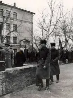 Стела бессмертным героям, Первомайская улица