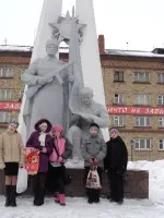 Скульптурная группа «Клятва», Социалистическая улица