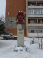Памятник Герою Советского Союза, танкисту Осипову В.И., улица Осипова