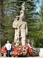 Обелиск памяти воинов-хотьковцев, погибших в годы Великой Отечественной войны, улица Калинина