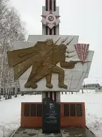 Мемориал Славы участников Великой Отечественной войны и Героя Соетского Союза майора Чулкова Алексея Петровича в с.Юхмачи, Школьная улица