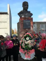Бюст Герою Советского Союза Ивану Кондратьевичу Тихоненко, Р-382