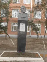 Бюст Герою Советского Союза Николаю Ивановичу Гулимову, Московская улица