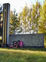 Памятник морякам особой 5-й бригады морской пехоты и пограничникам у реки Роккала (Гороховка) в посёлке Советский Выборгского района, Заводская улица