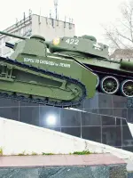 Танк Т-34-85 на Холме Славы, улица Свободы