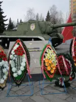 Памятный знак «Танк», Молодёжная улица