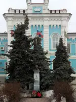 Памятник Герою Советского Союза Николаю Кузнецову, улица Республики