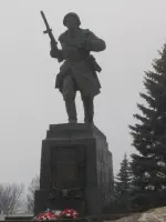 Памятник Герою Советского Союза рядовому Александру Матросову, улица Розы Люксембург