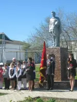 Памятник односельчанам, погибшим в годы В.О.В, Центральная улица