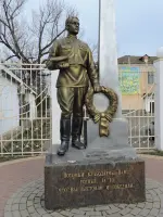 Памятник неизвестному солдату, Красная улица