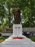 Памятник воинам-землякам, погибшим на фронтах Великой Отечественной войны 1941-1945 гг., улица Ленина