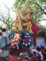Памятник воинам, погибшим в Великую Отечественную войну, Украина, Луганская область, Антрацитовский район, поселок городского типа Красный Кут