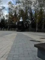 Памятник Герою Советского Союза Смирных Л.В., улица Маяковского