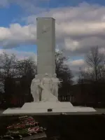Памятник посвящен неизвестным солдатам, г. Каменск-Шахтинский, проспект Карла Маркса