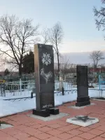 Братская могила воинов, умерших от ран в г. Красный Холм в годы Великой Отечественной Войны 1941 - 1945 гг., Октябрьская улица