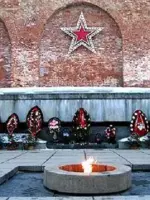 «Вечный огонь славы» в Великом Новгороде, Россия, Новгородская область, Великий Новгород, Софийская сторона, Софийская набережная