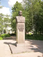 Памятник главному конструктору артиллерийского вооружения Петрову Ф.Ф., Россия, Тульская область, город Венёв