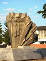 Мемориальный комплекс "Братская могила 483 советских воинов", Широкая улица