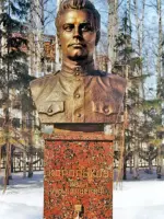 Бюст Героя Советского Союза И.В.Королькова, улица Гагарина