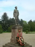 Памятник А.В.Гусько, Герою Советского Союза, Россия, Краснодарский край, Каневской район, станица Новоминская