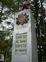 Памятник погибшим воинам-односельчанам в селе Октябрьский Комсомольского района Ивановской области, Россия, Ивановская область, Комсомольский район, поселок Октябрьский, улица Гастелло