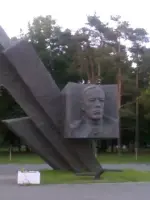 Памятник Генералу Карбышеву в Москве в Северо-западном округе, Россия, Москва, бульвар Генерала Карбышева