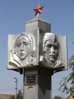 Братская могила воинов, павших в июле 1942 года в боях при защите хутора и Дубовского района, Россия, Ростовская область, Дубовский район, хутор Романов