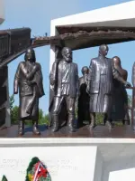 Памятник омичам - труженикам тыла в годы Великой Отечественной войны, улица Богдана Хмельницкого