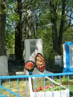 Братская могила воинов, погибших в 1943 году при освобождении д. Ржава Фатежского района Курской области, Россия, Курская область, Фатежский район, деревня Ржава