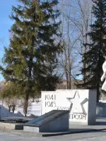 Памятник землякам, погибшим в годы Великой Отечественной войны, улица Уханова