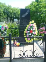 Братская могила советских лётчиков, Россия, Ярославская область, Мышкинский район, село Рождествено