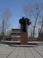 Мемориальный комплекс в честь воинов-металлургов и тружеников тыла Свердловская обл. г. Серов, проспект Серова