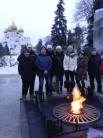 Памятник-монумент «Вечный огонь», площадь Челюскинцев