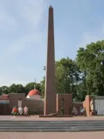 Обелиск Вечной славы на площади Героев, улица Гагарина