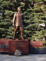 Памятник Героя Советского Союза Мусы Джалиля, улица 50 лет Октября