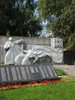 Памятник «Скорбящая мать» – гранитный монумент воинам поселка Салтыковка, Разинское шоссе