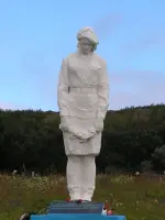 Памятник фронтовой медсестре, п-ов Рыбачий, Россия, Мурманская область, Печенгский район