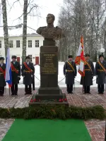 Памятник Трижды Герою Советского Союза Маршалу авиации Покрышкину Александру Ивановичу, Россия, Тверская область, Ржев
