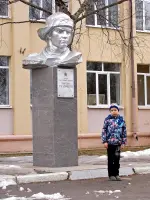 БЮСТ В.И.ГАЛОЧКИНА, улица Гагарина