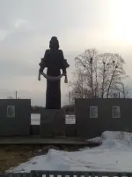 Памятник скорбящей матери, улица Ленина