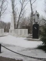 Обелиск памяти, Центральная улица