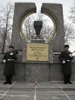 Мемориал ленинградцам-блокадникам, Старообрядческий проезд