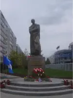 Памятник Герою Советского Союза генерал-лейтенанту Дмитрию Карбышеву, проспект Ленинского Комсомола
